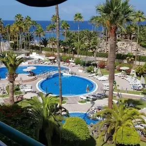 https://apartamento-en-la-caleta-frente-al-mar.in-canary-islands.com